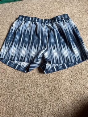 BCBGMaxAzria Blue Striped High-Waist Casual Shorts